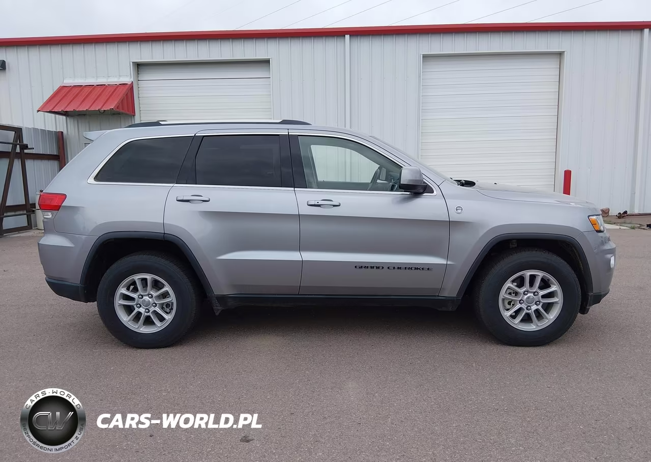 2018 Jeep Grand Cherokee Laredo E 4X4 VIN:1C4RJFAG8JC146908 - 18