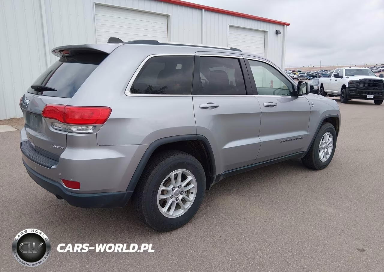 2018 Jeep Grand Cherokee Laredo E 4X4 VIN:1C4RJFAG8JC146908 - 4
