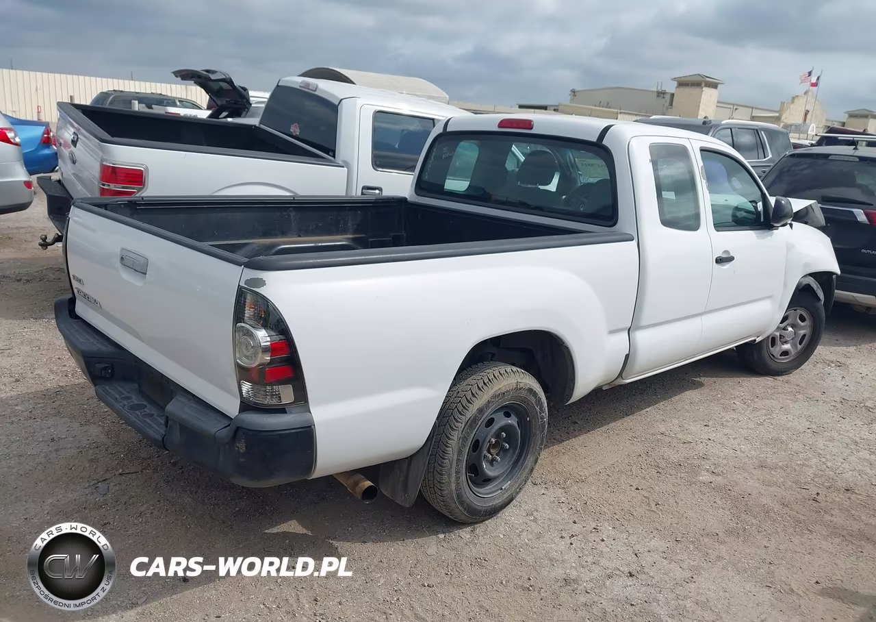 2015 Toyota Tacoma VIN:5TFTX4CN7FX056685 - 4