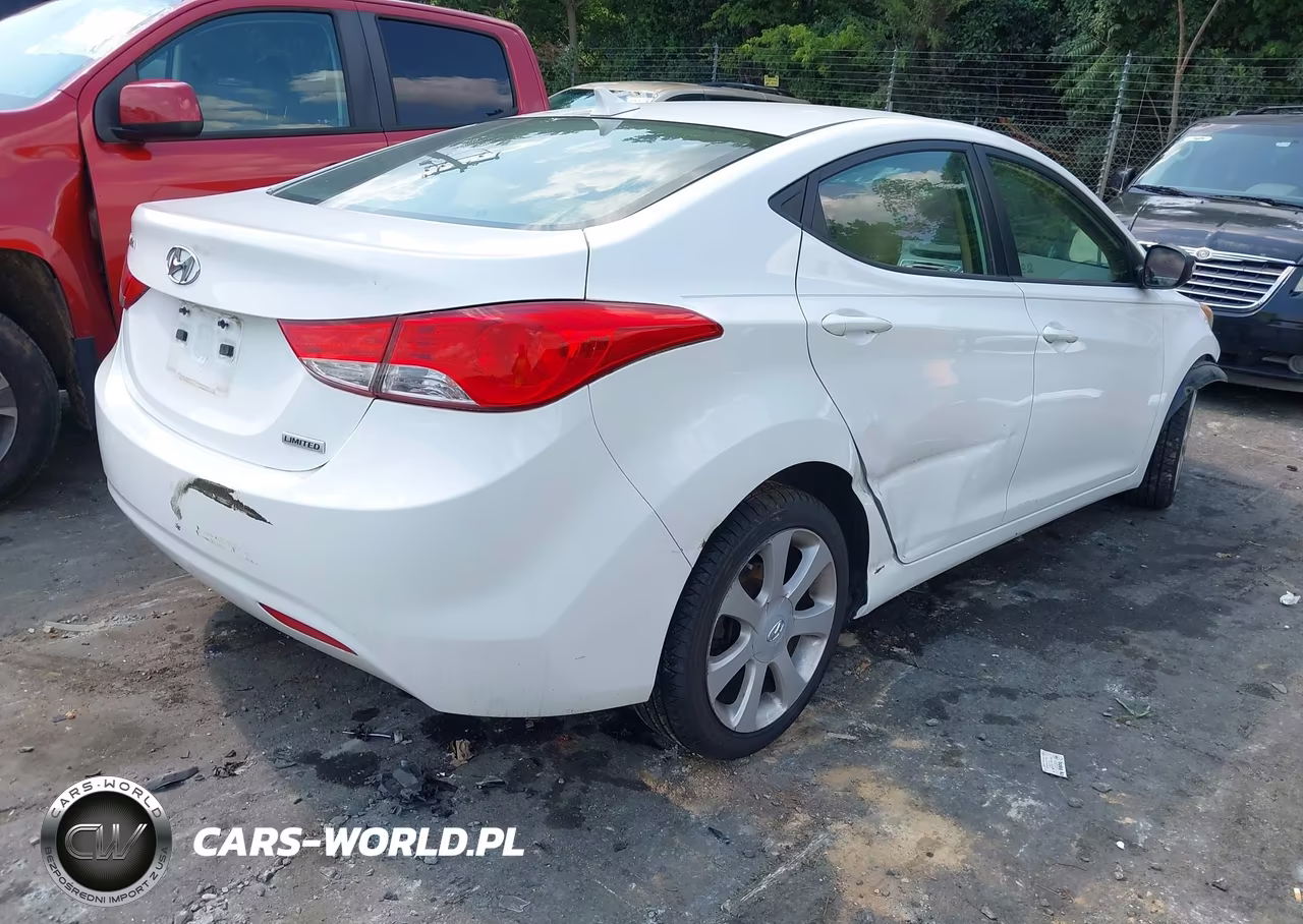 2013 Hyundai Elantra Limited VIN:5NPDH4AE2DH306055 - 4