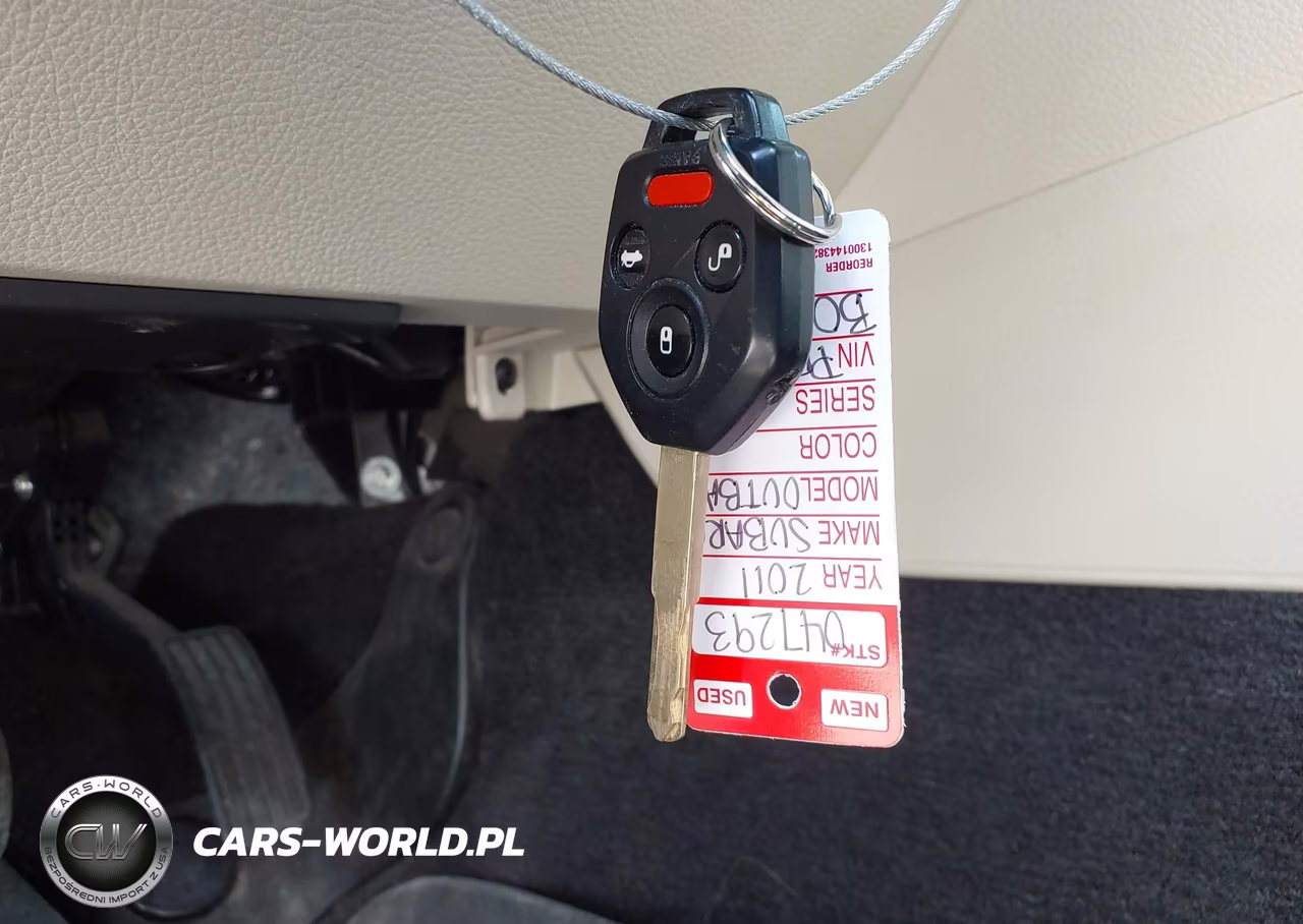 2011 Subaru Outback 2.5I Premium VIN:4S4BRCCC1B3364124 - 11
