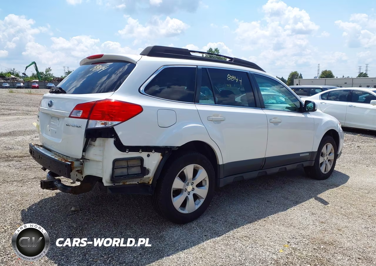 2011 Subaru Outback 2.5I Premium VIN:4S4BRCCC1B3364124 - 4