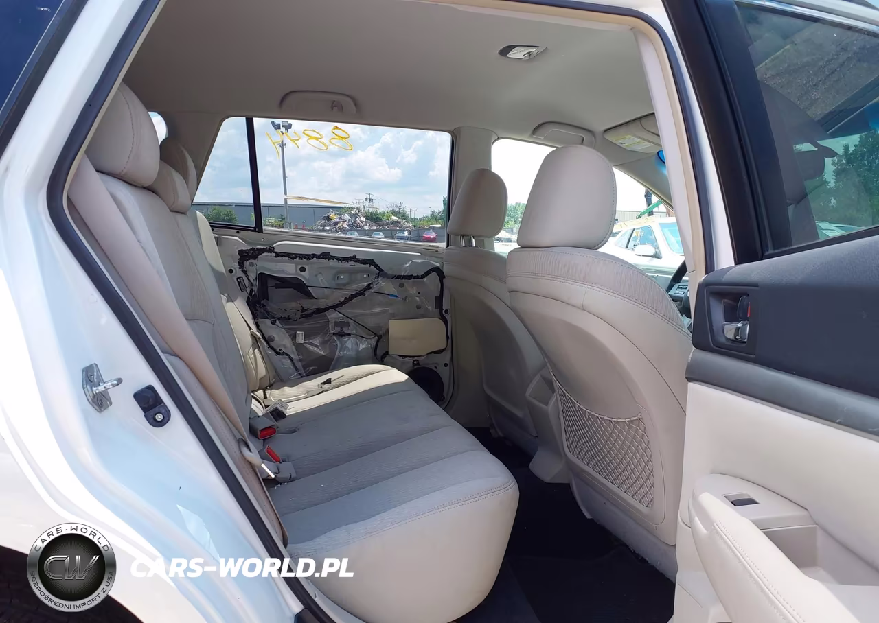 2011 Subaru Outback 2.5I Premium VIN:4S4BRCCC1B3364124 - 8