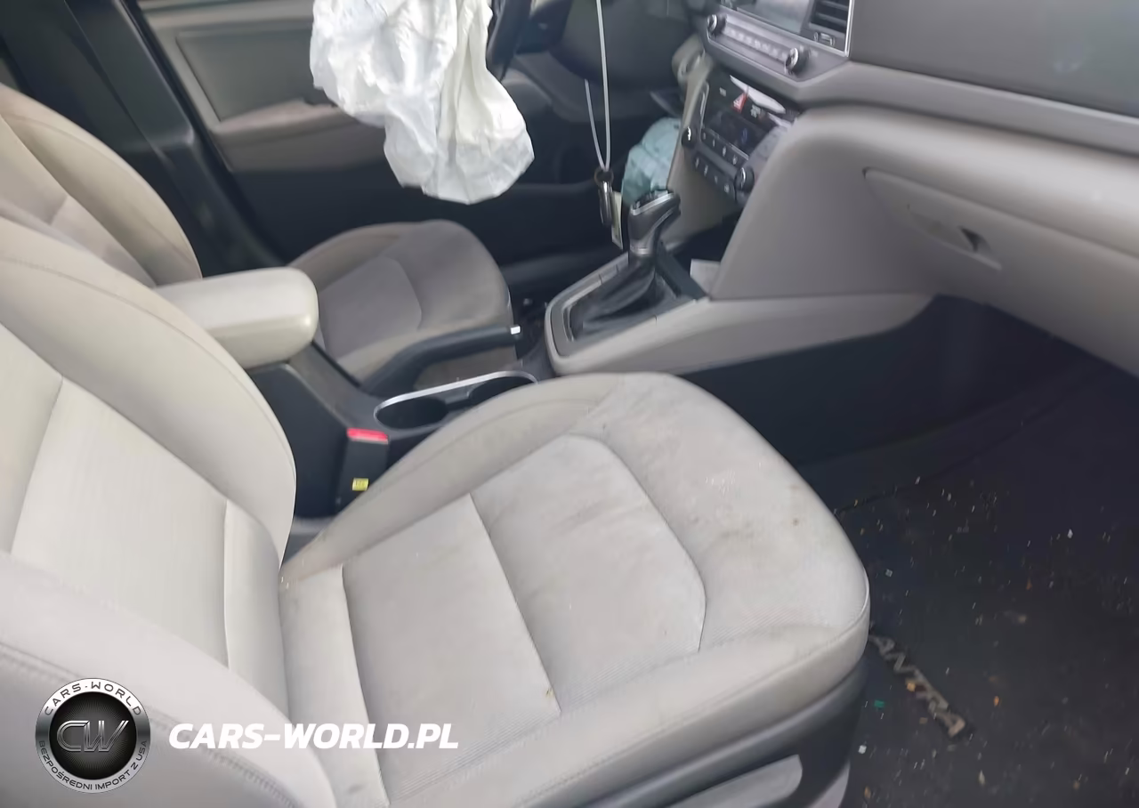 2018 Hyundai Elantra Value Edition VIN:KMHD84LF9JU511889 - 5