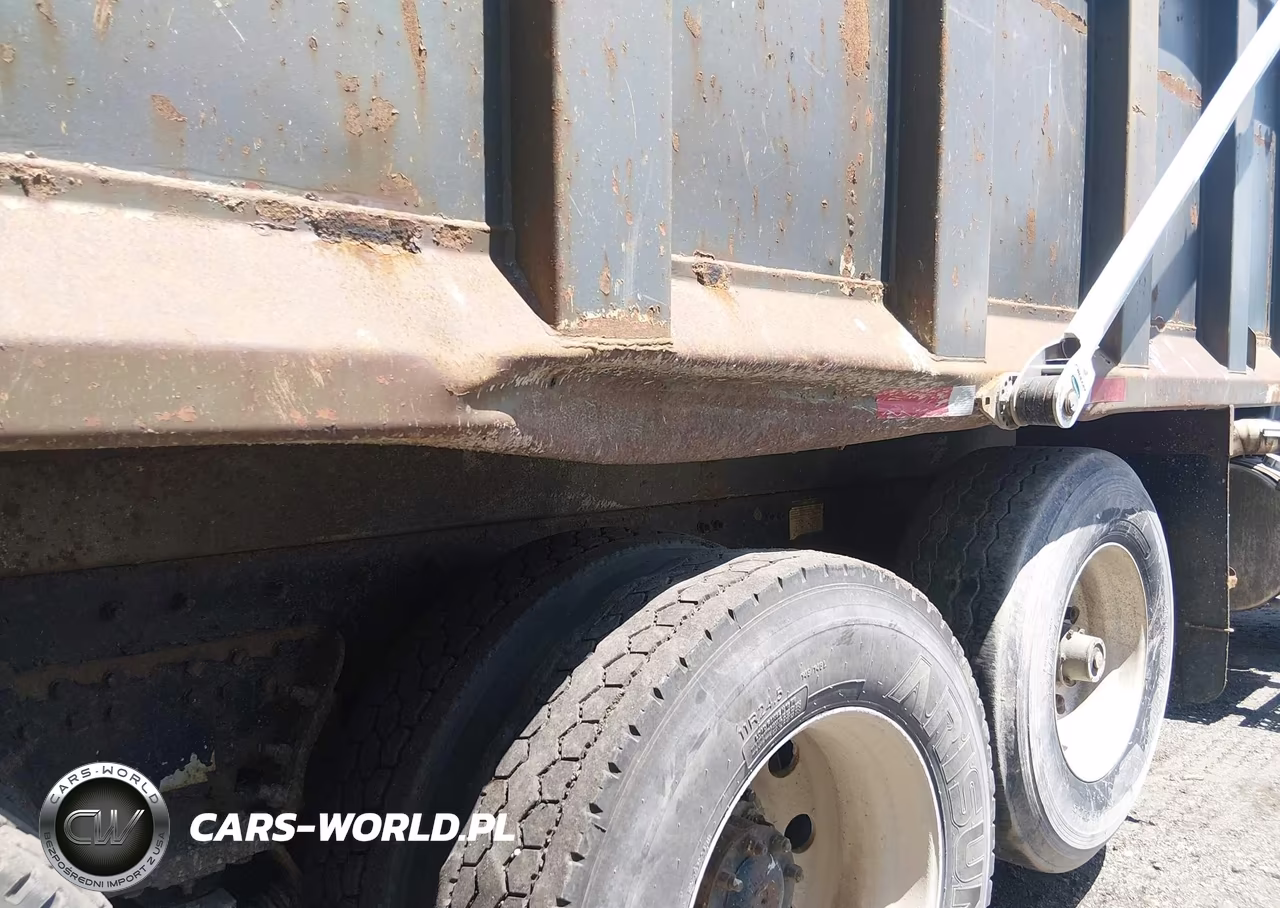 2006 Sterling Truck L 9500 VIN:2FZHAZCV46AV20410 - 11