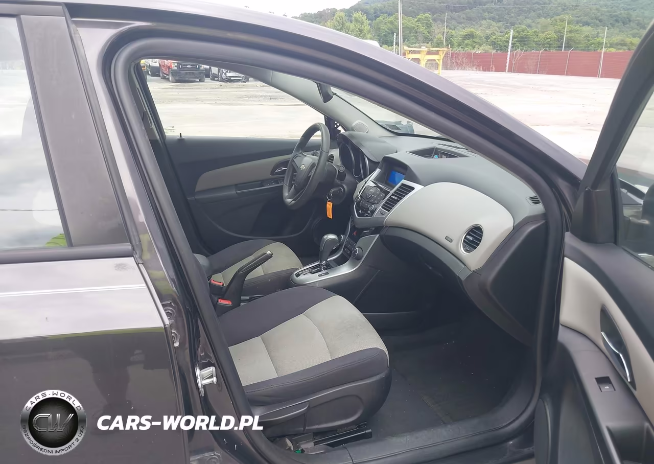2014 Chevrolet Cruze Ls Auto VIN:1G1PA5SG4E7426090 - 5