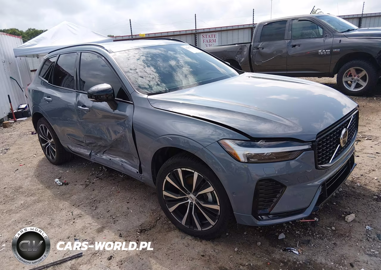 2024 Volvo Xc60 B5 Plus Dark Theme