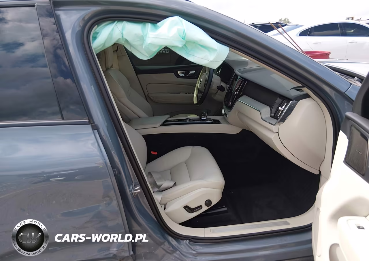 2024 Volvo Xc60 B5 Plus Dark Theme VIN:YV4L12RL0R1713472 - 5