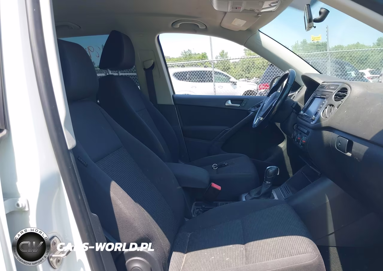 2015 Volkswagen Tiguan S VIN:WVGBV7AX1FW555605 - 5