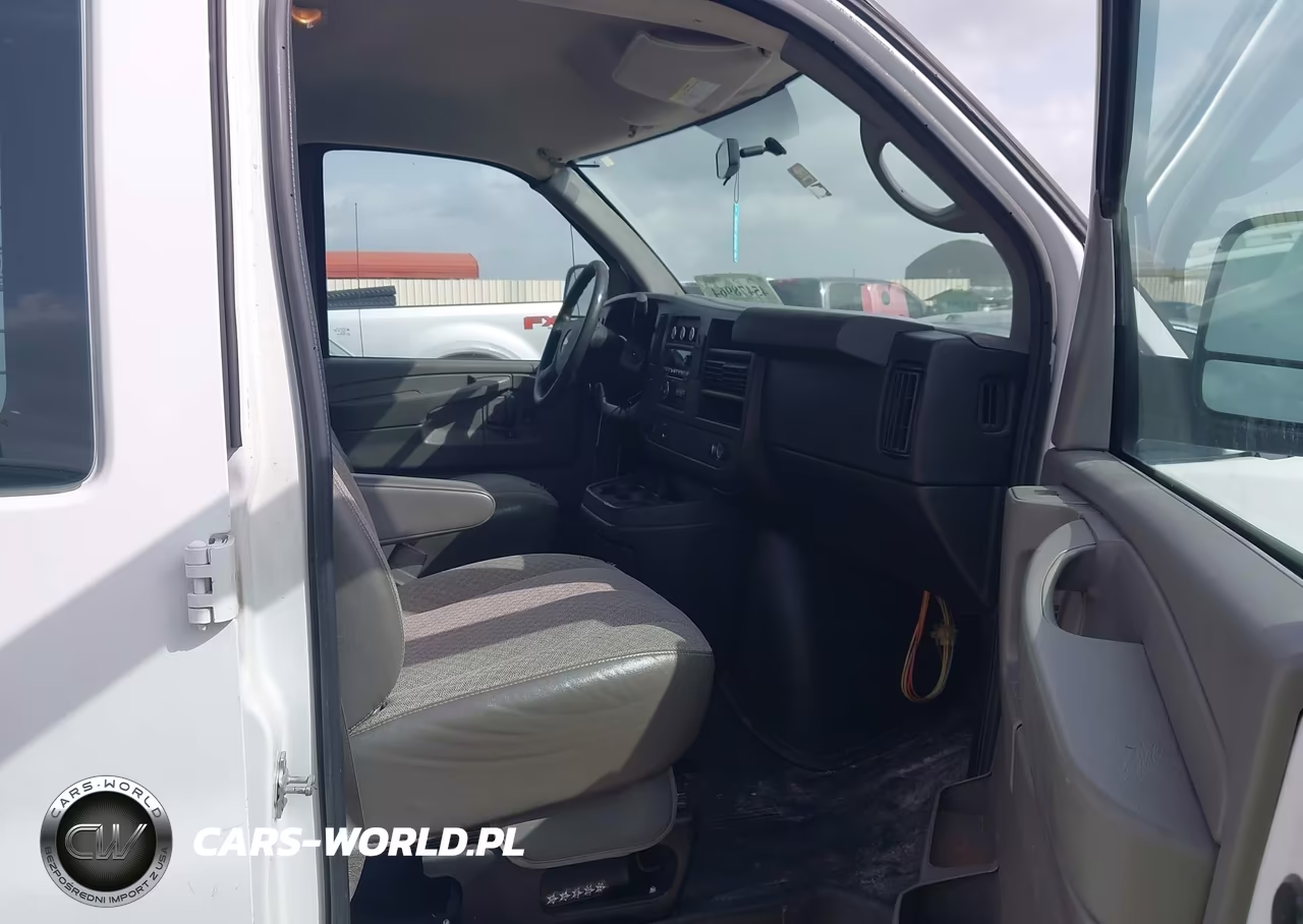 2014 Chevrolet Express 2500 Work Van VIN:1GCWGFCA4E1140339 - 5