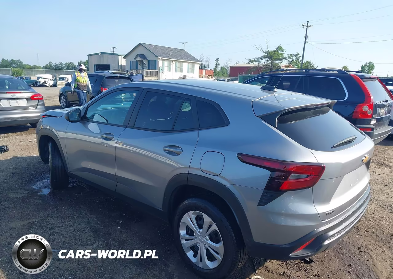 2025 Chevrolet Trax Fwd Ls VIN:KL77LFEP8SC129956 - 3