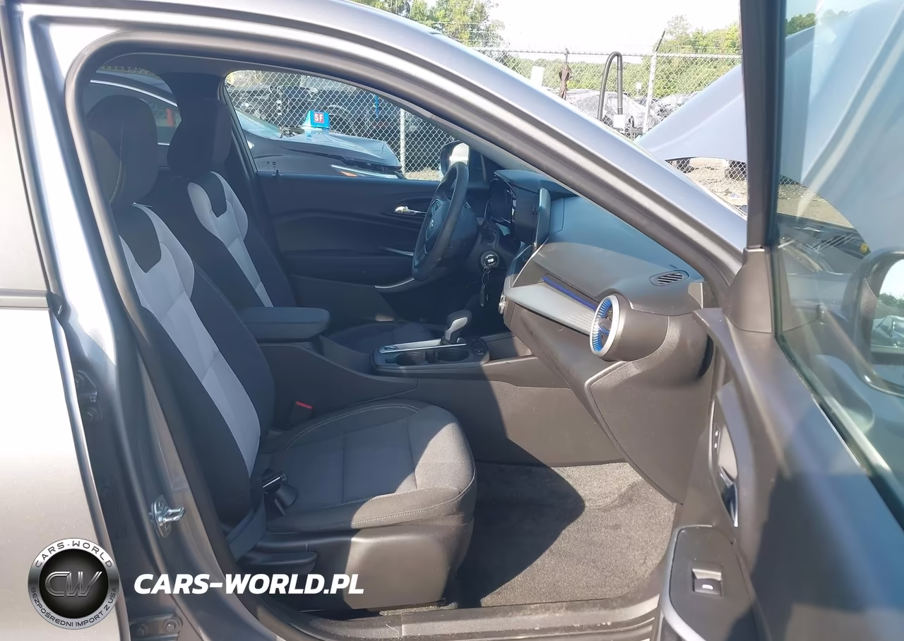 2025 Chevrolet Trax Fwd Ls VIN:KL77LFEP8SC129956 - 5