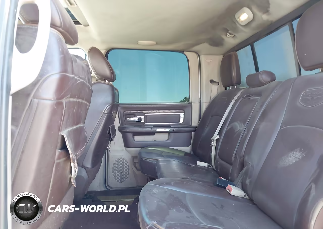 2018 Ram 3500 Laramie Longhorn 4X4 8' Box VIN:3C63R3KL9JG204084 - 7