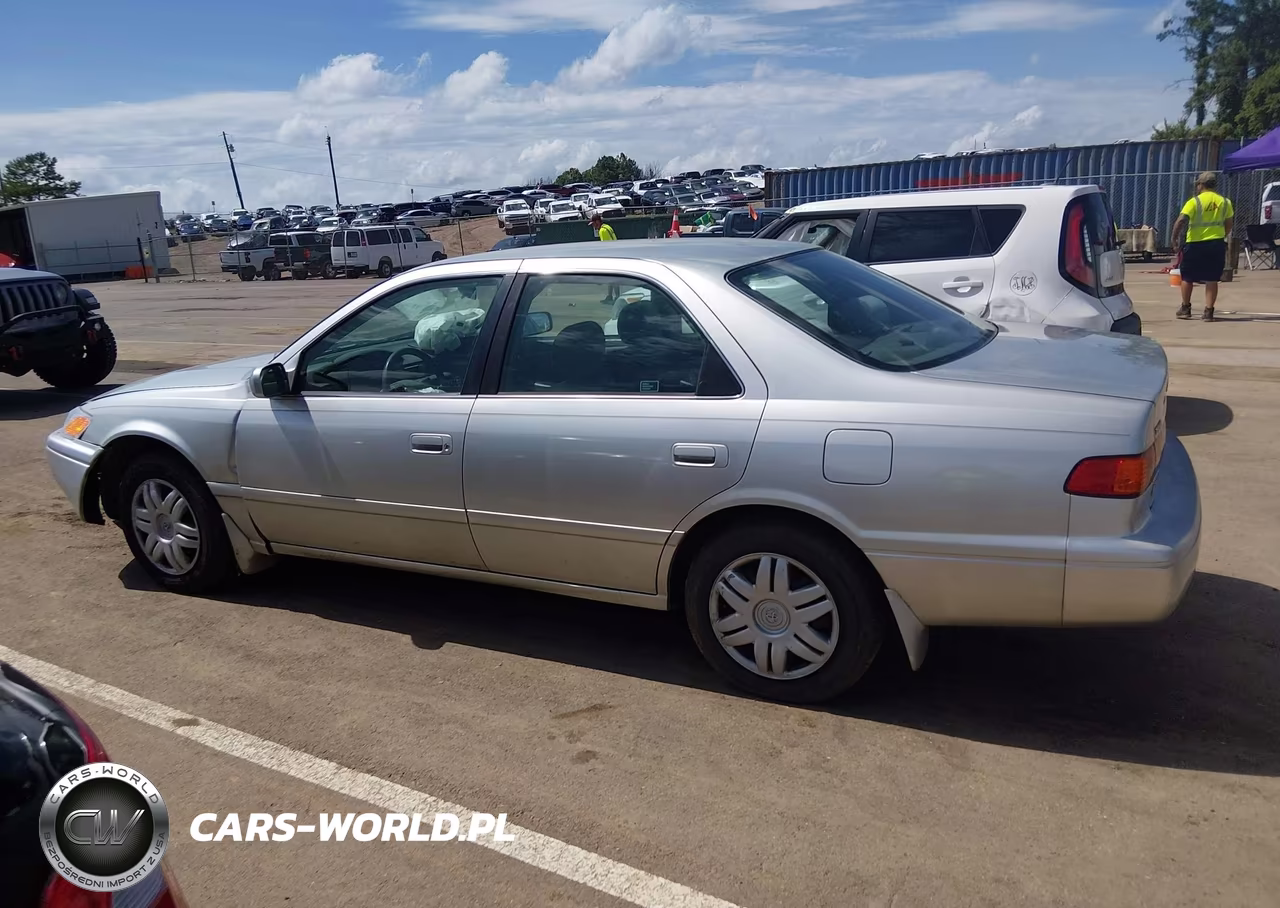 2000 Toyota Camry Le VIN:JT2BG22K5Y0442047 - 15