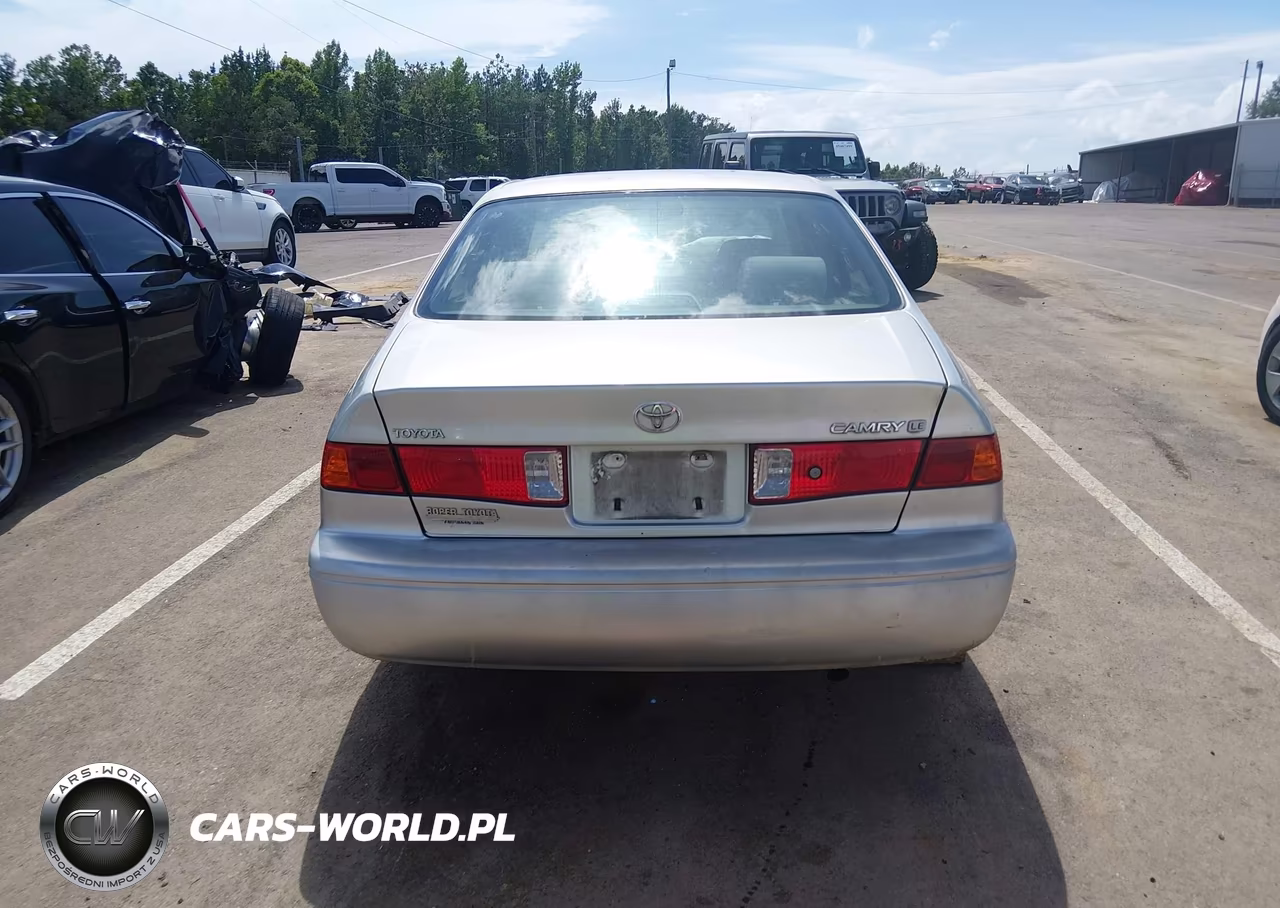 2000 Toyota Camry Le VIN:JT2BG22K5Y0442047 - 17