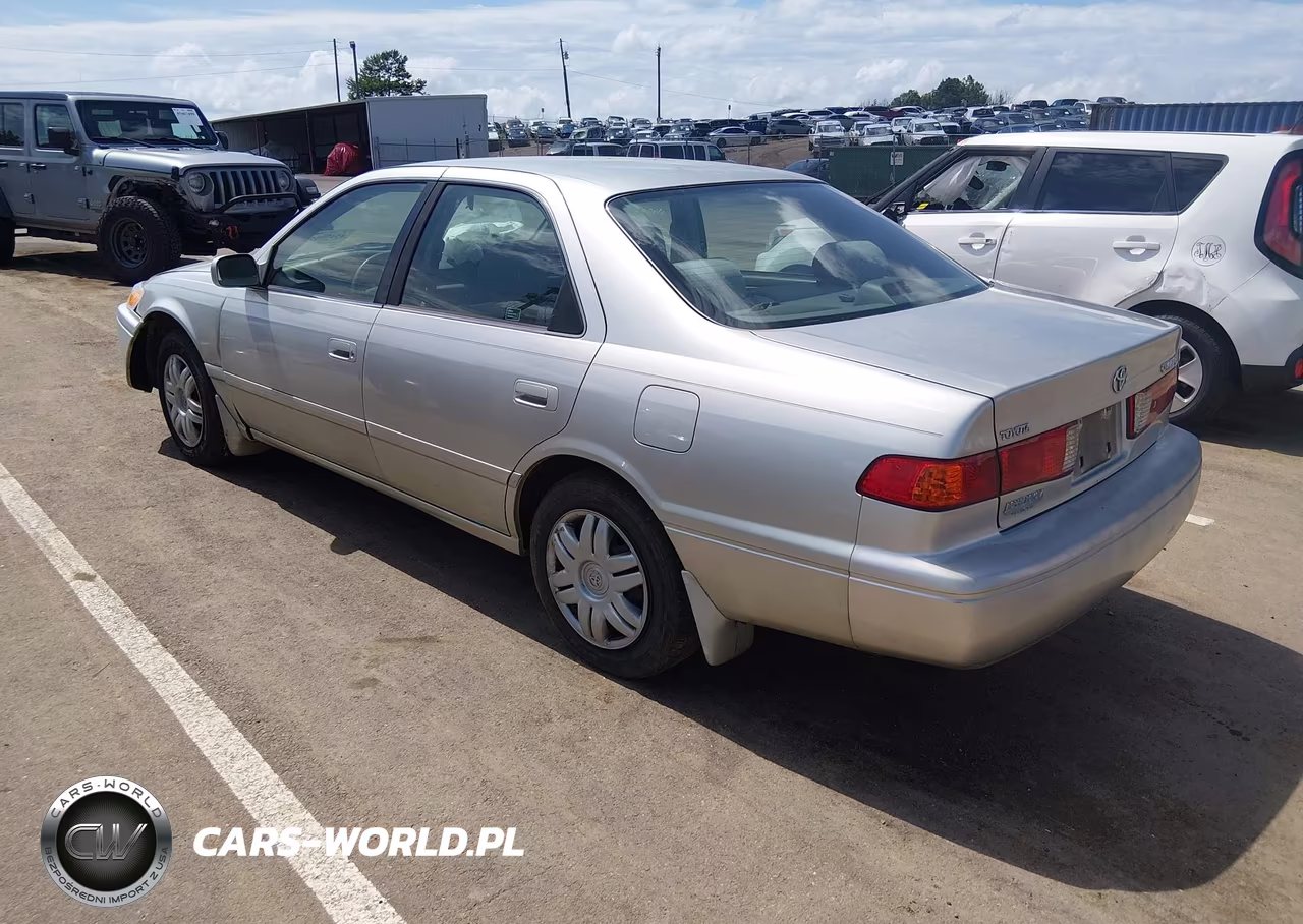2000 Toyota Camry Le VIN:JT2BG22K5Y0442047 - 3