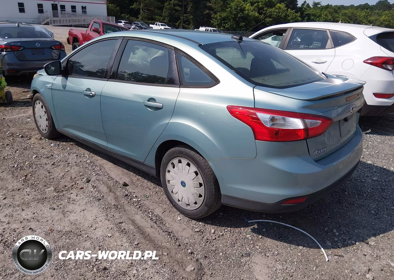 2012 Ford Focus Se VIN:1FAHP3F25CL279012 - 3