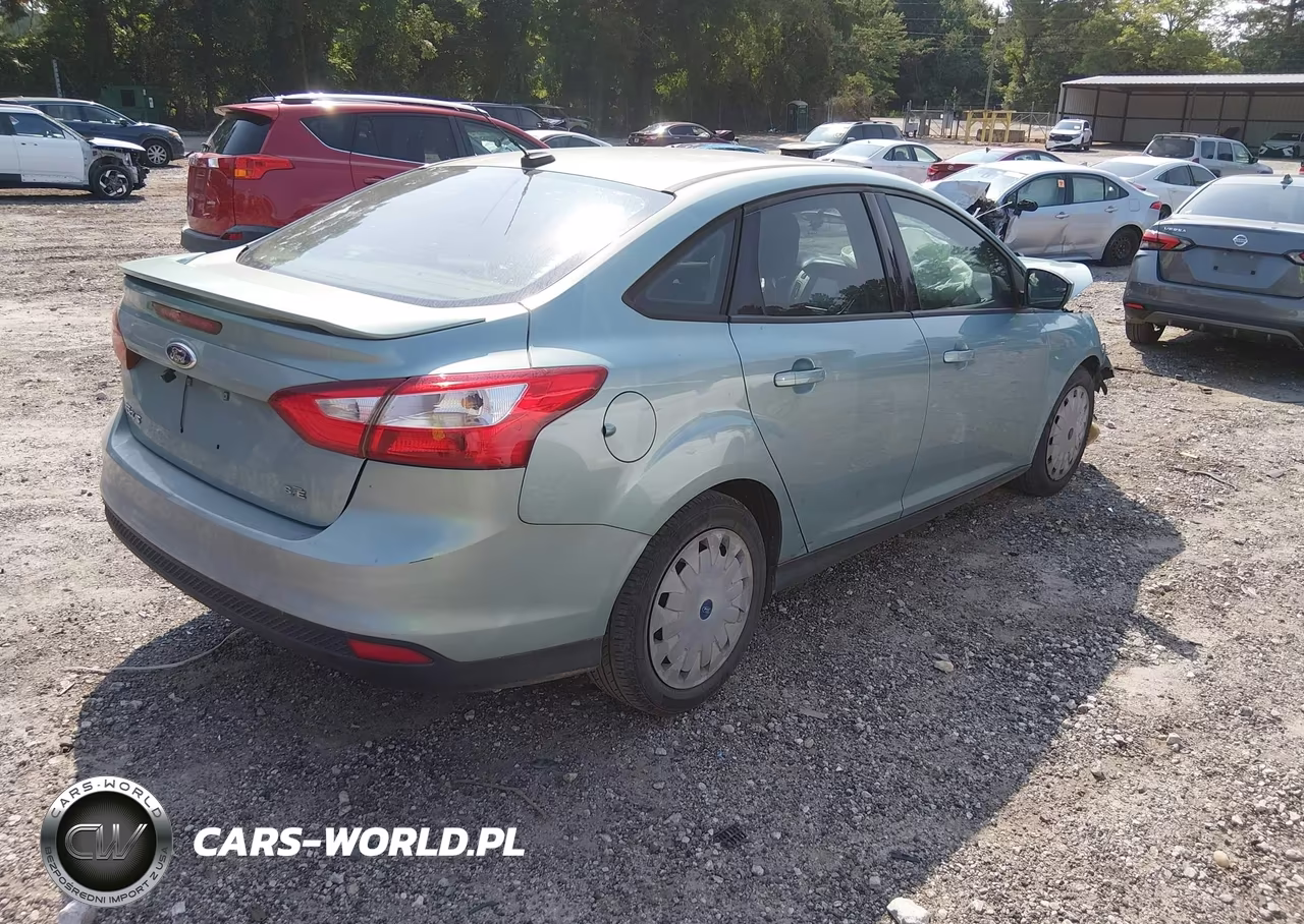 2012 Ford Focus Se VIN:1FAHP3F25CL279012 - 4