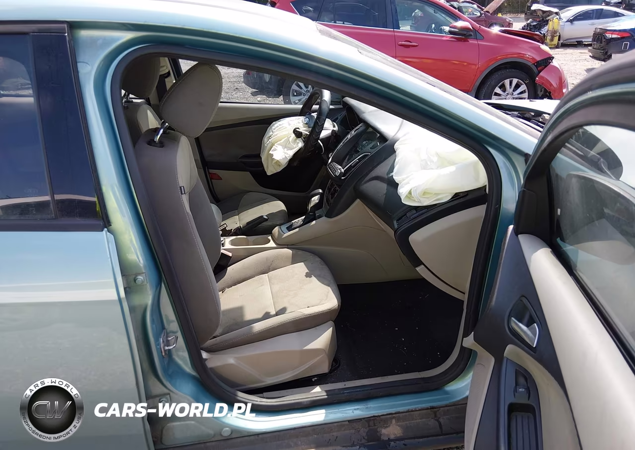 2012 Ford Focus Se VIN:1FAHP3F25CL279012 - 5