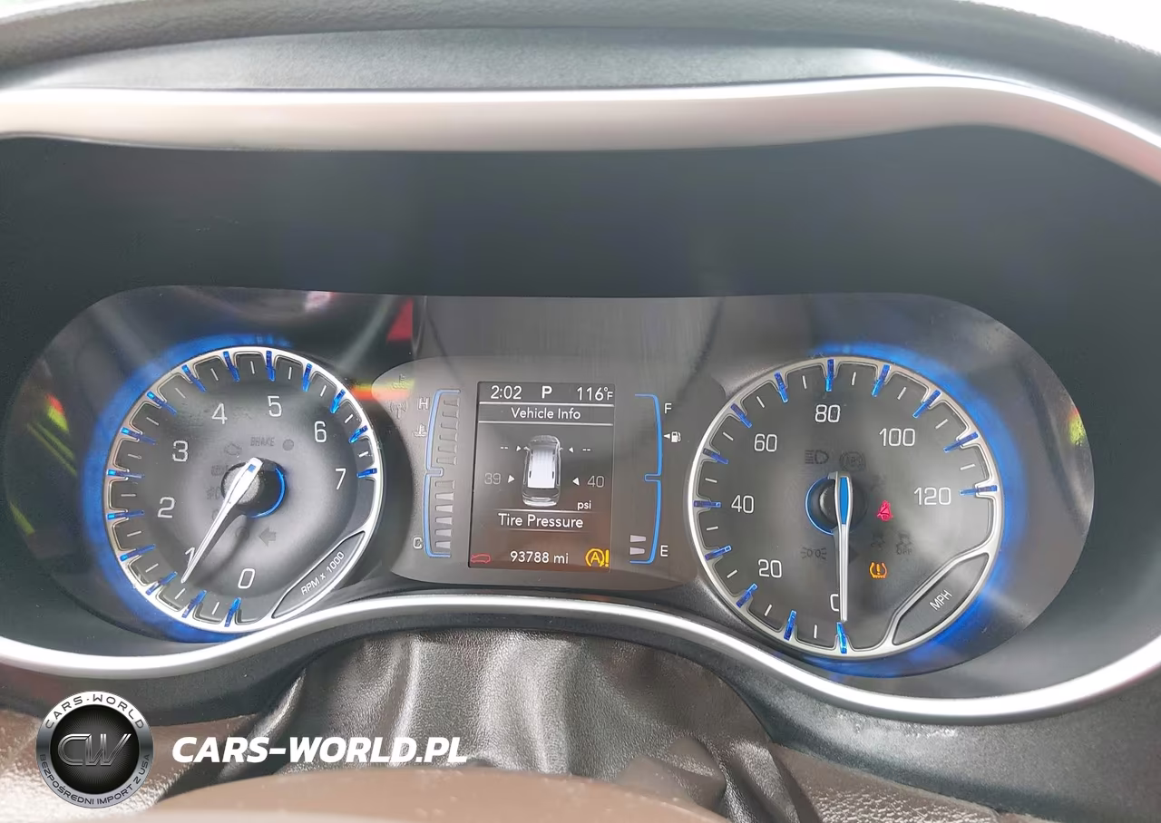 2020 Chrysler Pacifica Touring VIN:2C4RC1FG2LR143342 - 7