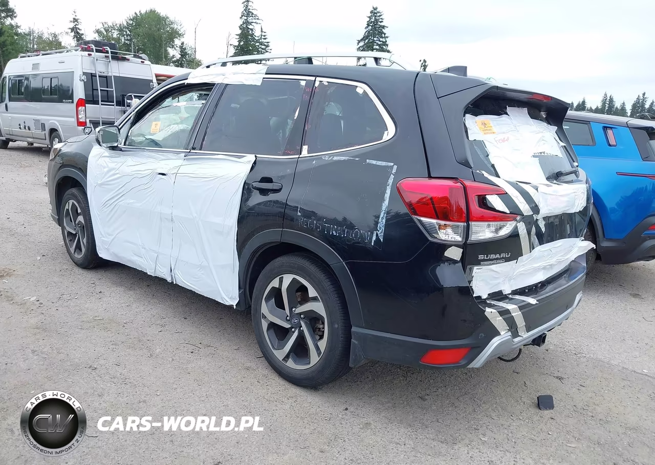 2023 Subaru Forester Touring VIN:JF2SKARC7PH513443 - 3