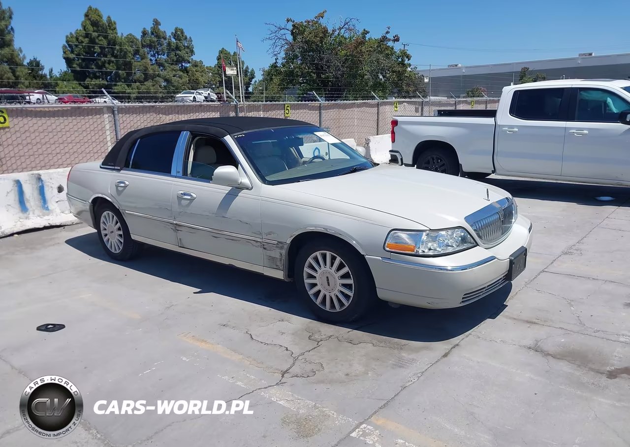 2005 Lincoln Town Car Signature – zdjęcie 1 z 11