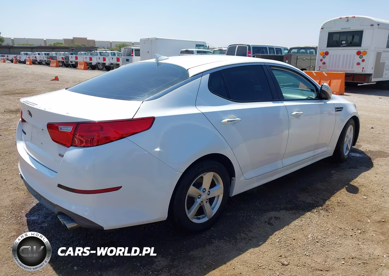 2015 Kia Optima Lx VIN:KNAGM4A78F5653805 - 4