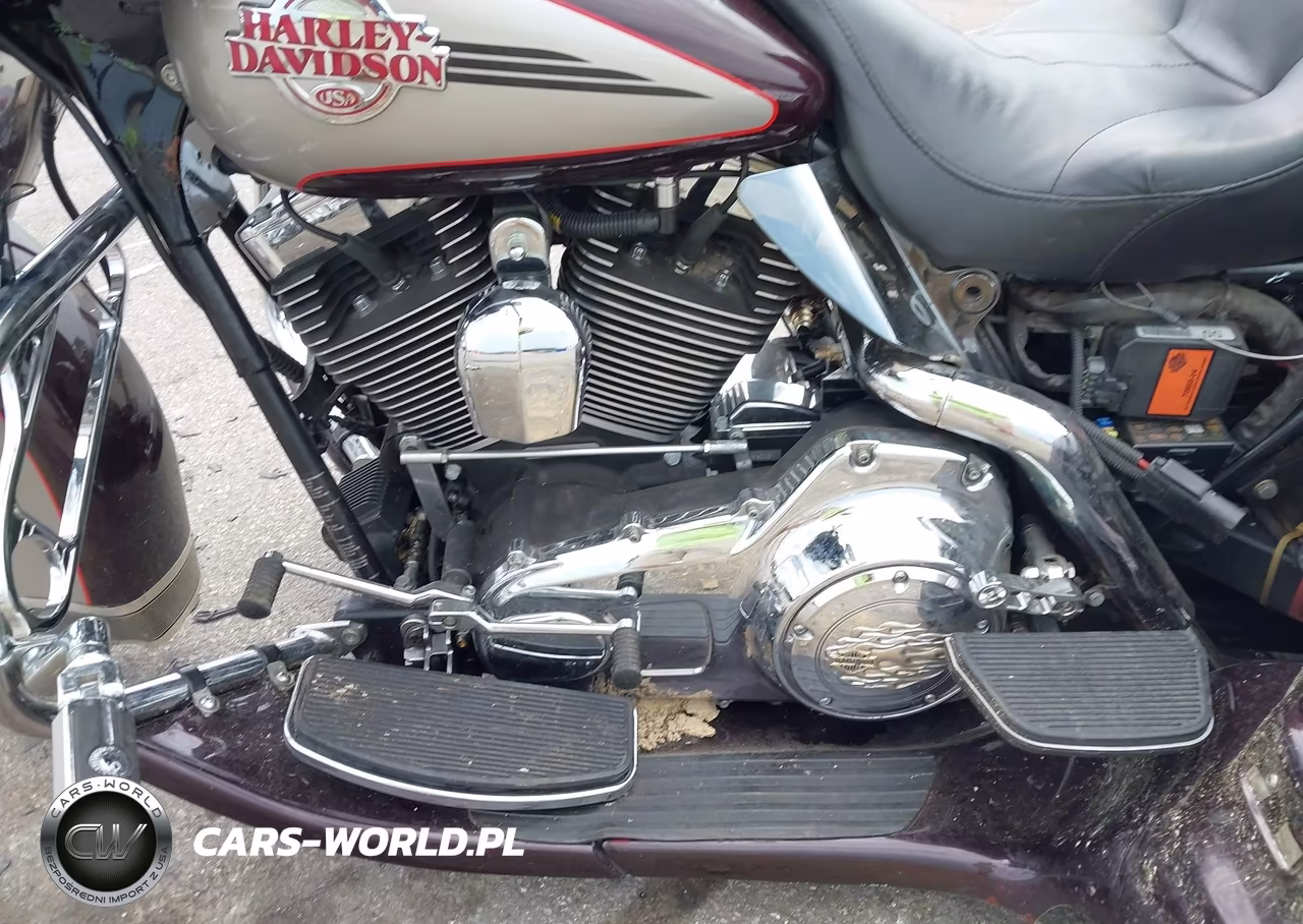 2007 Harley-Davidson Flhtcui VIN:1HD1FC4167Y618456 - 9