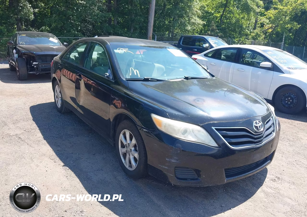 2011 Toyota Camry Le – zdjęcie 1 z 12