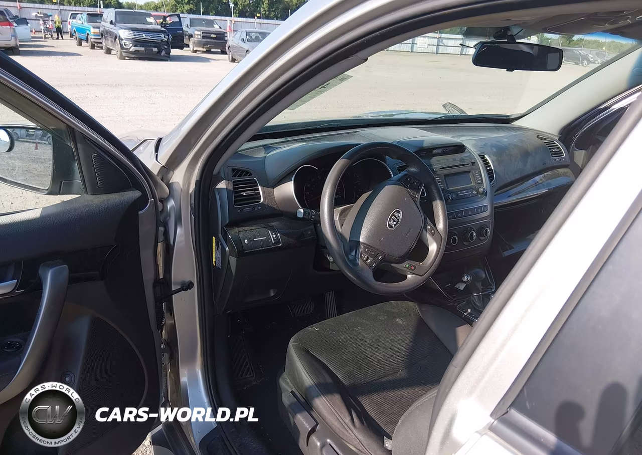 2015 Kia Sorento Lx VIN:5XYKT3A62FG629007 - 17