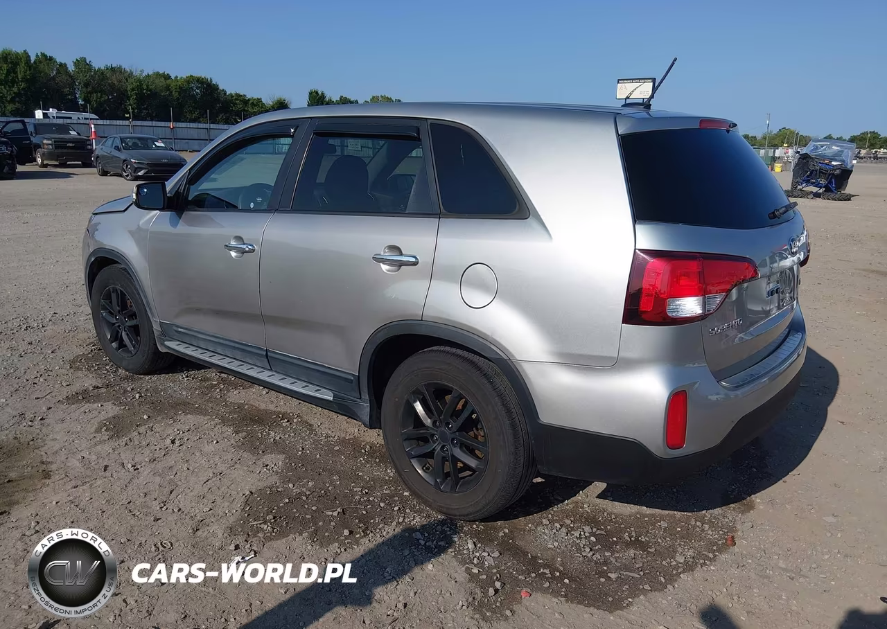 2015 Kia Sorento Lx VIN:5XYKT3A62FG629007 - 3