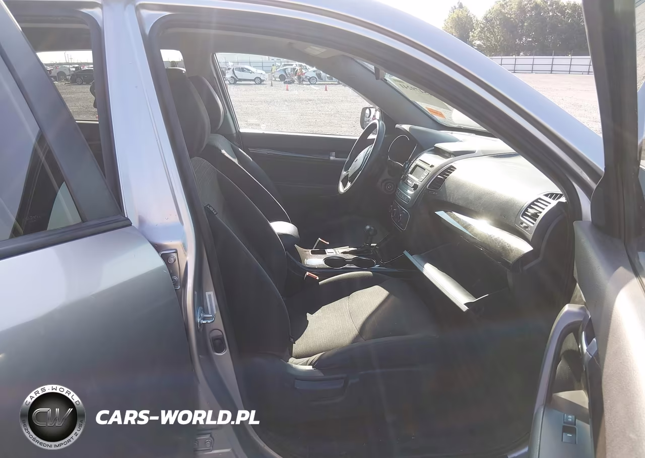 2015 Kia Sorento Lx VIN:5XYKT3A62FG629007 - 5