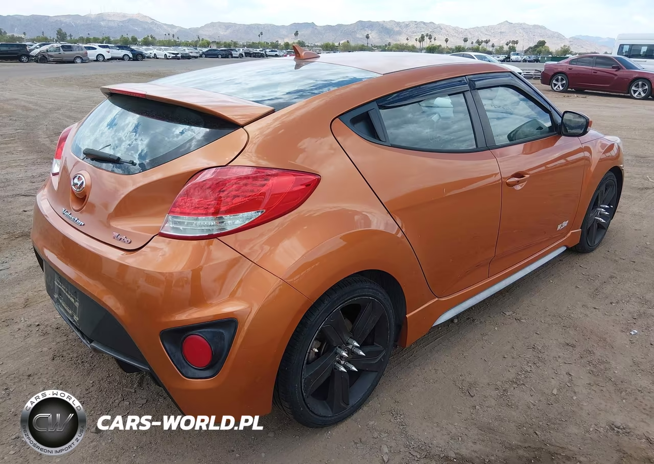 2015 Hyundai Veloster Turbo VIN:KMHTC6AE1FU218978 - 4
