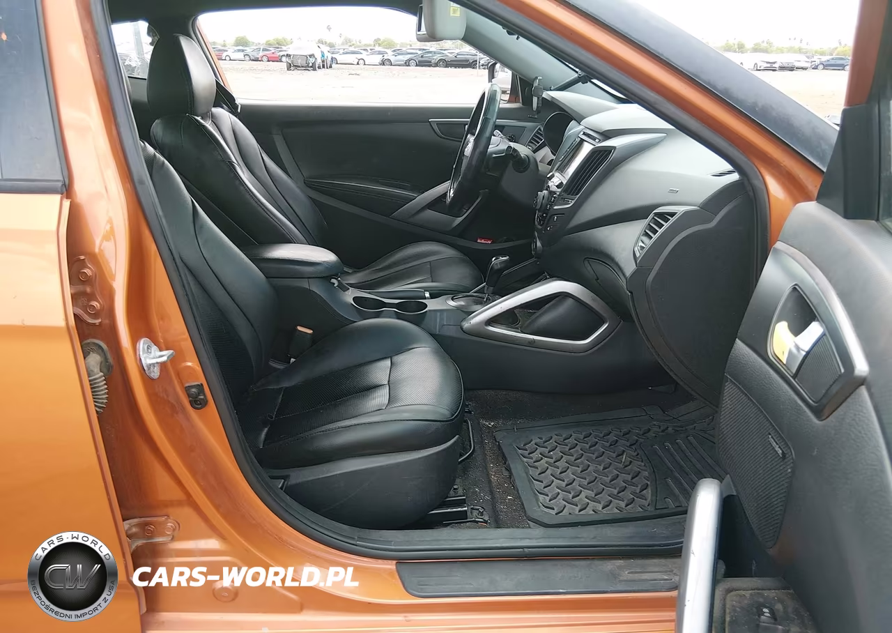 2015 Hyundai Veloster Turbo VIN:KMHTC6AE1FU218978 - 5