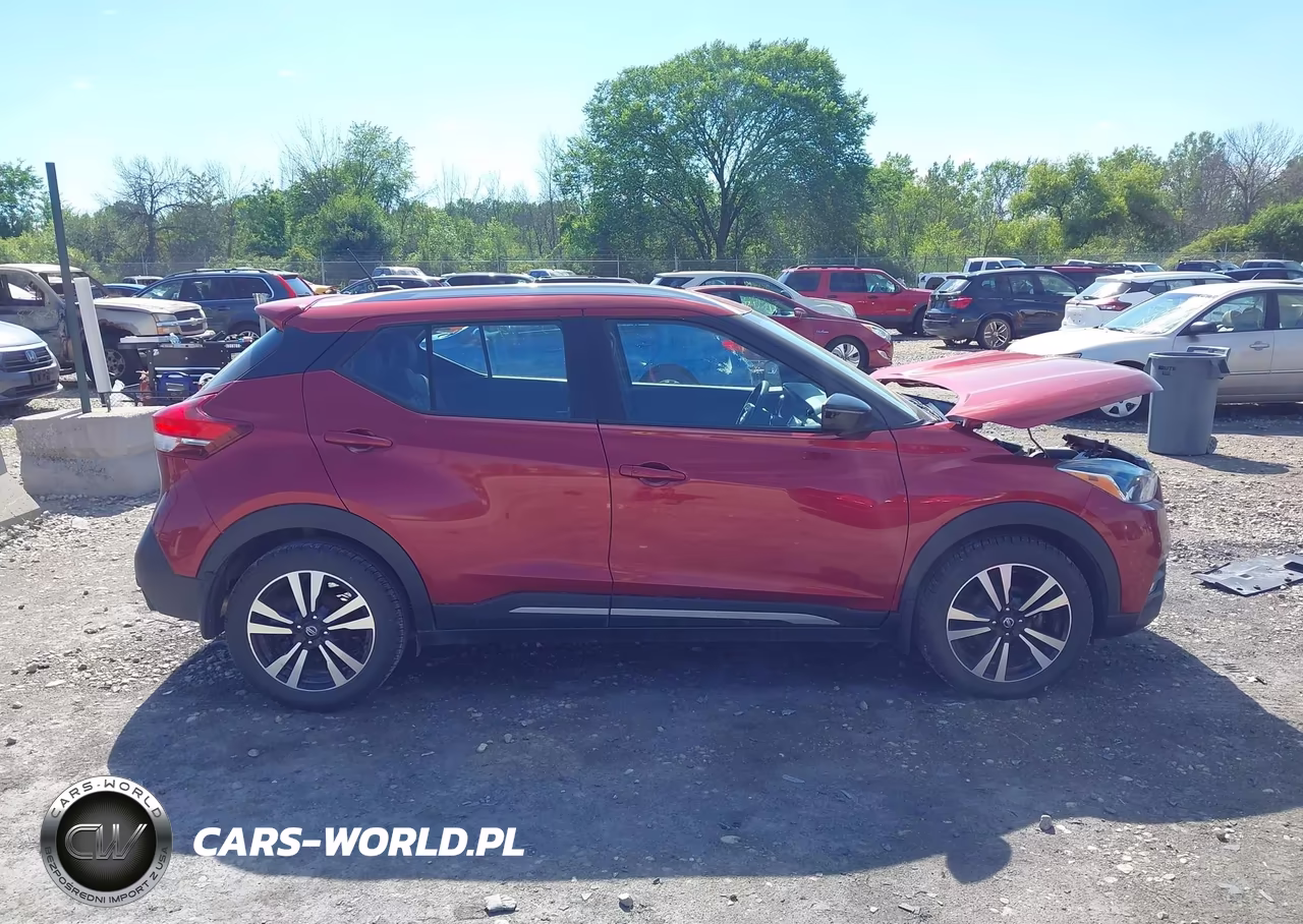 2019 Nissan Kicks Sr VIN:3N1CP5CU7KL544847 - 13