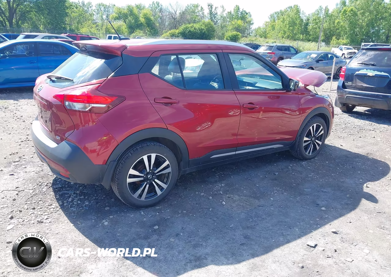 2019 Nissan Kicks Sr VIN:3N1CP5CU7KL544847 - 4