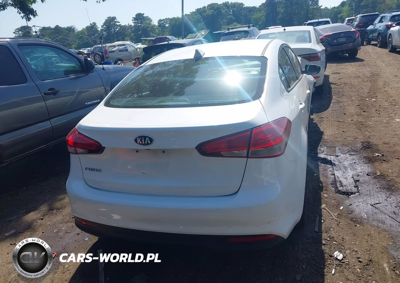 2018 Kia Forte Lx VIN:3KPFL4A76JE274042 - 16
