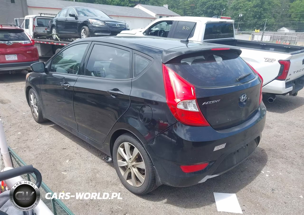 2013 Hyundai Accent Se VIN:KMHCU5AE4DU090692 - 3