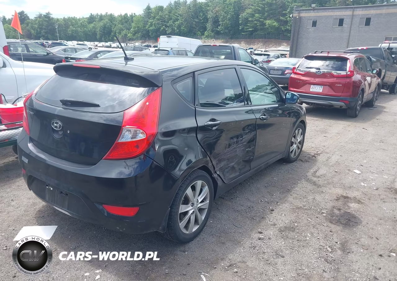 2013 Hyundai Accent Se VIN:KMHCU5AE4DU090692 - 4