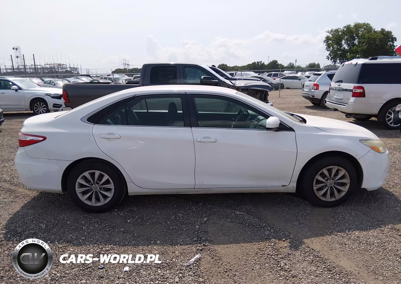 2015 Toyota Camry Le VIN:4T4BF1FK7FR482880 - 13