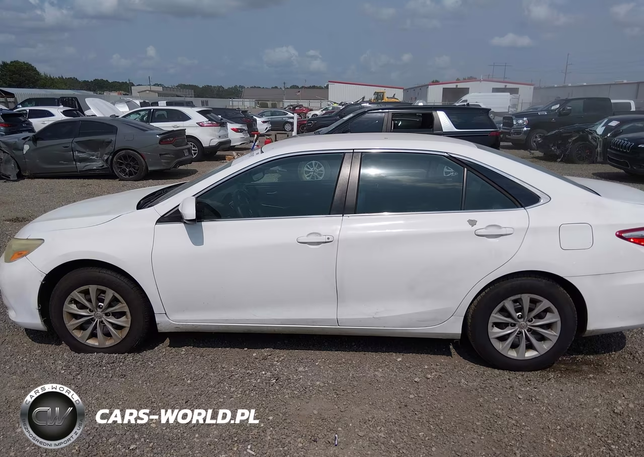 2015 Toyota Camry Le VIN:4T4BF1FK7FR482880 - 14