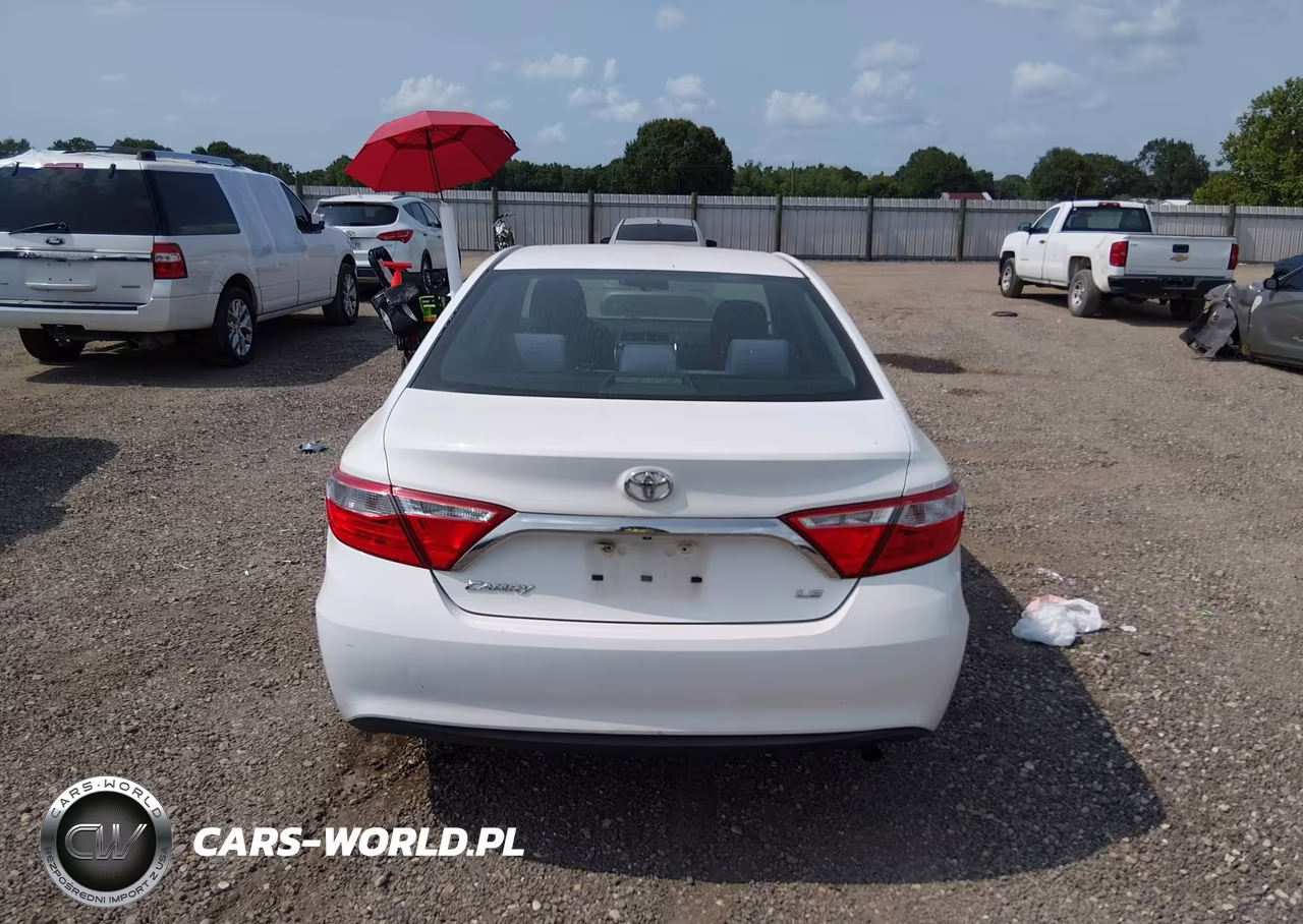 2015 Toyota Camry Le VIN:4T4BF1FK7FR482880 - 16