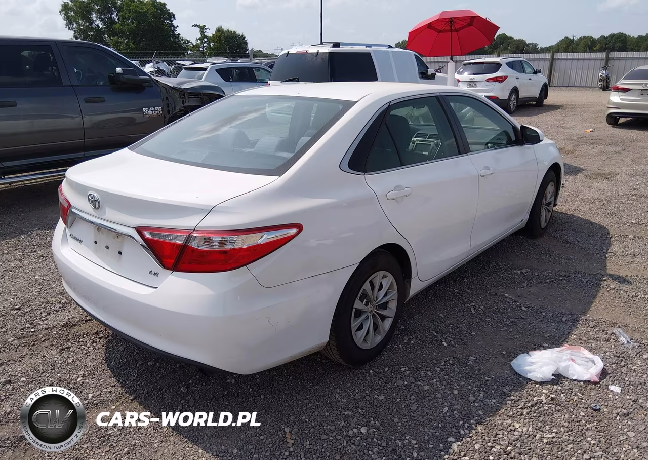 2015 Toyota Camry Le VIN:4T4BF1FK7FR482880 - 4
