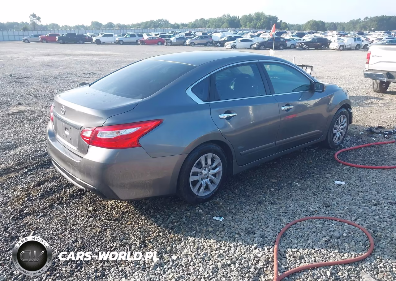 2017 Nissan Altima 2.5 S VIN:1N4AL3AP4HC148032 - 4