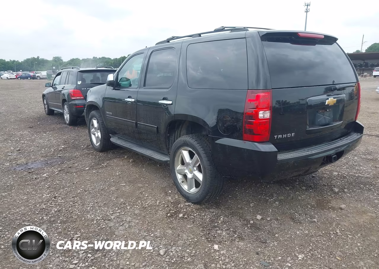 2013 Chevrolet Tahoe Ls VIN:1GNSKAE02DR367198 - 3