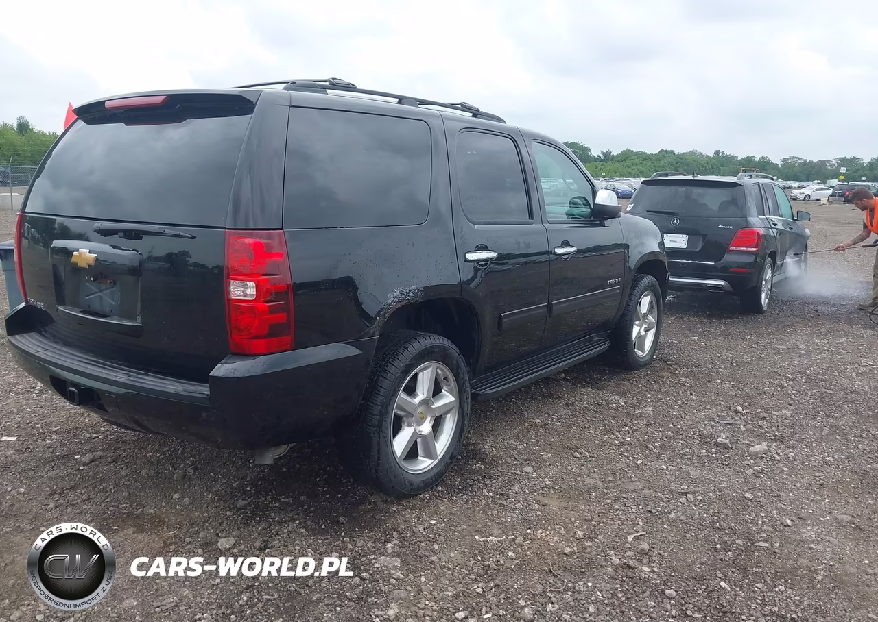 2013 Chevrolet Tahoe Ls VIN:1GNSKAE02DR367198 - 4