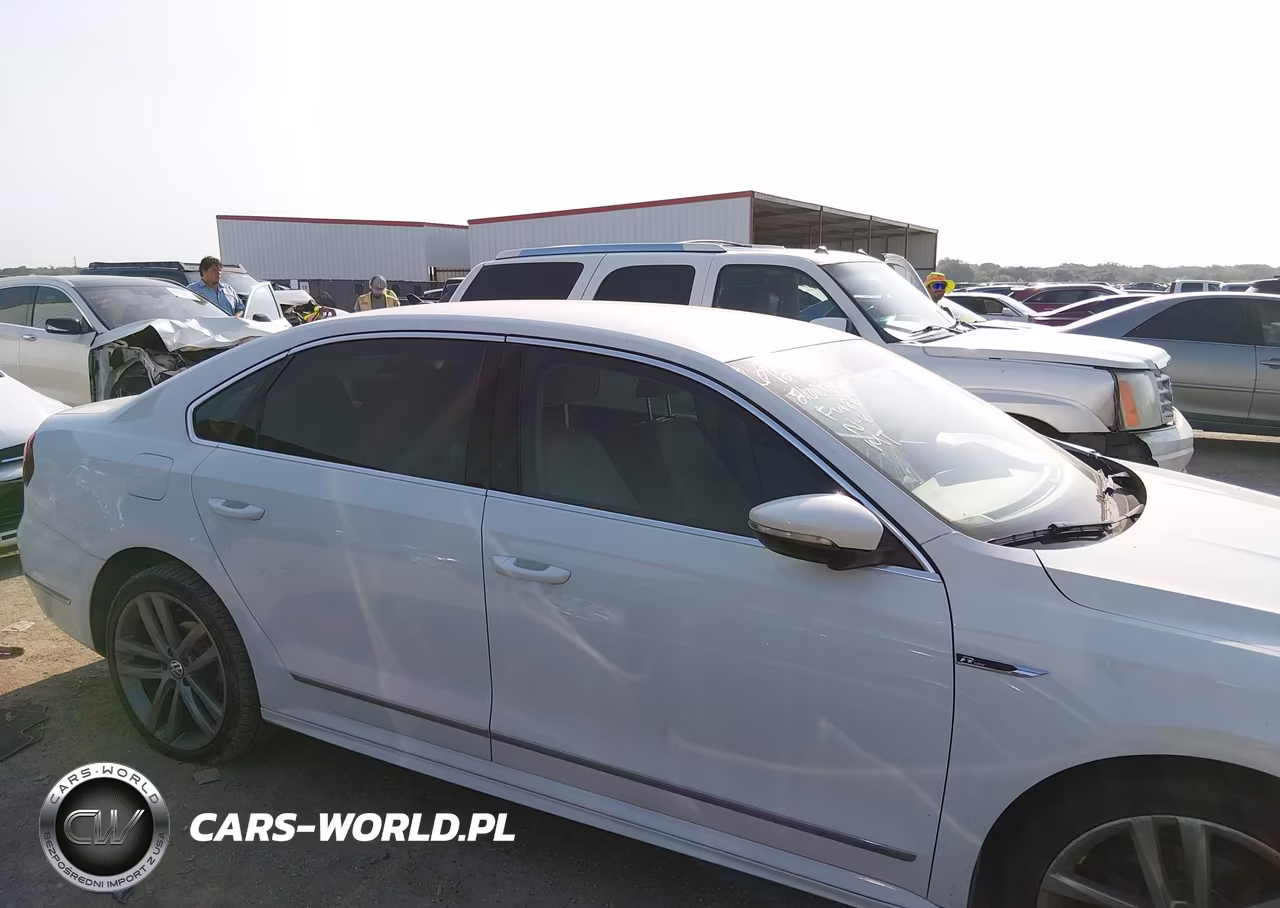 2017 Volkswagen Passat 1.8T R-Line VIN:1VWDT7A39HC039428 - 12