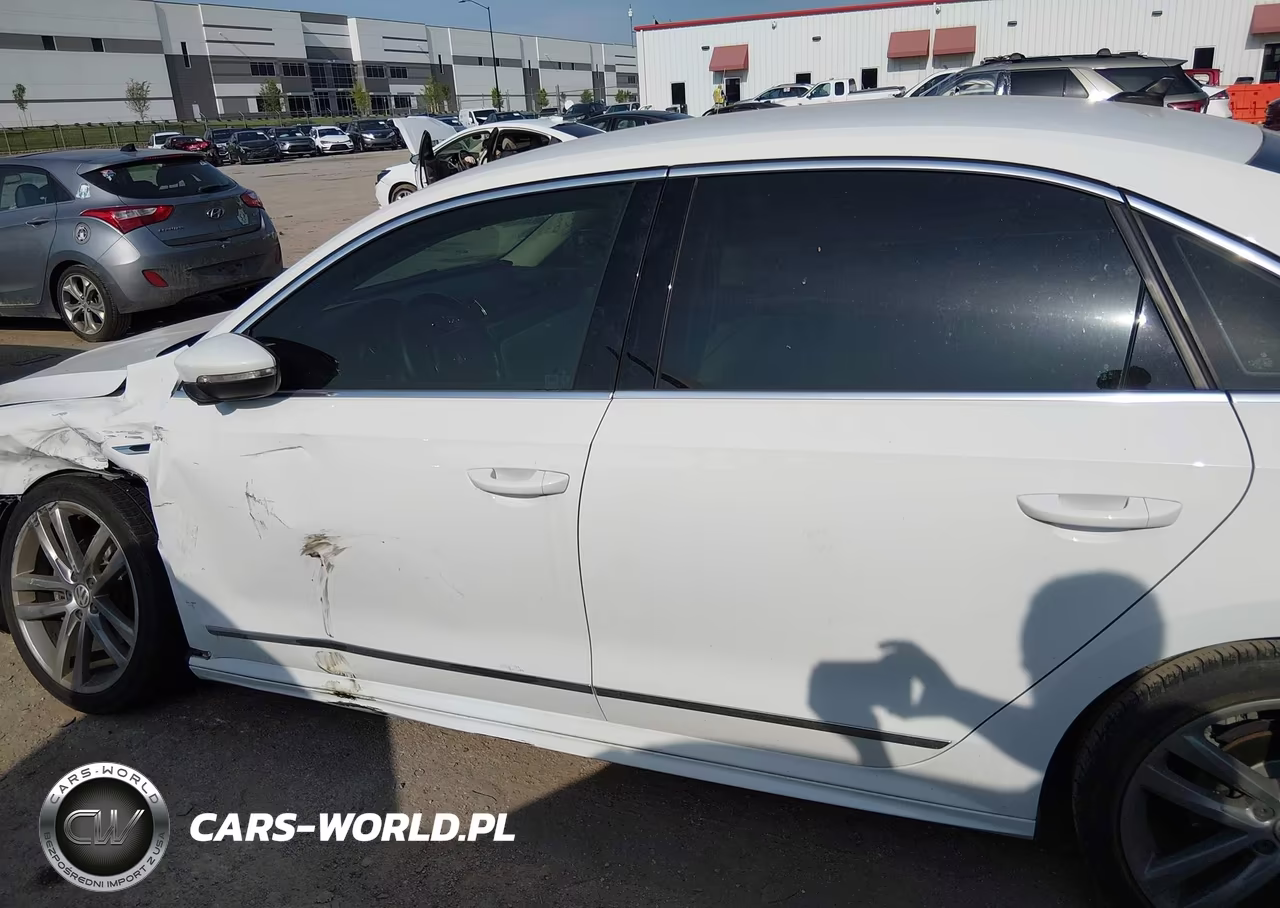 2017 Volkswagen Passat 1.8T R-Line VIN:1VWDT7A39HC039428 - 13