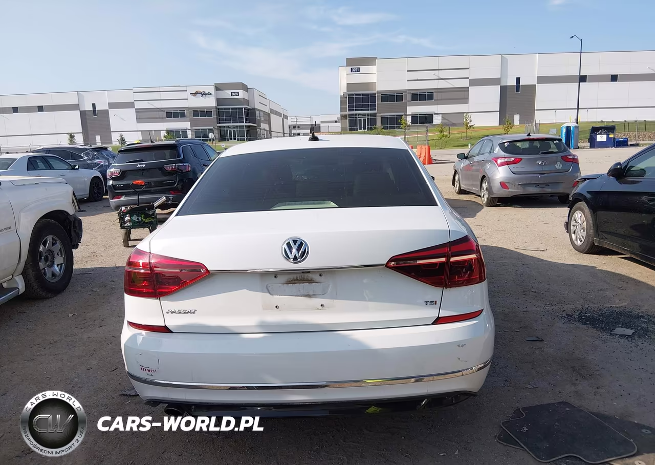 2017 Volkswagen Passat 1.8T R-Line VIN:1VWDT7A39HC039428 - 15