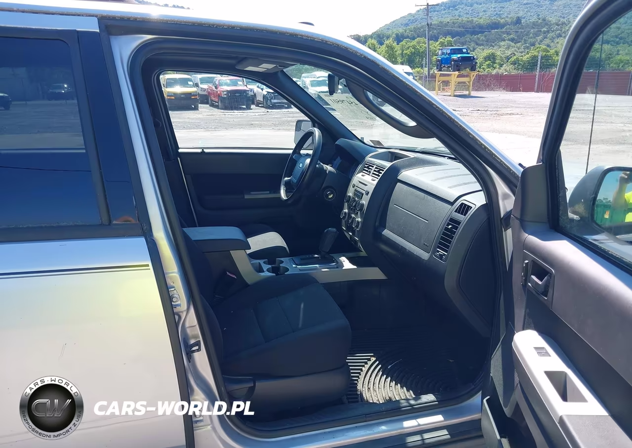 2010 Ford Escape Xlt VIN:1FMCU0D71AKA31915 - 5